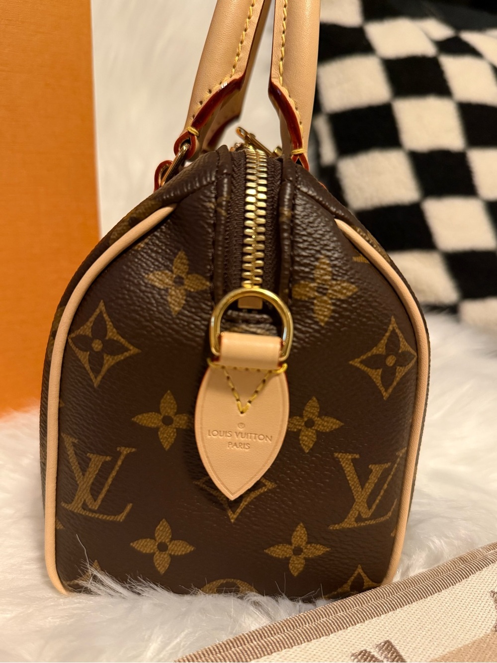 Louis Vuitton Brown Monogram Speedy 20 - Picture 5 of 10
